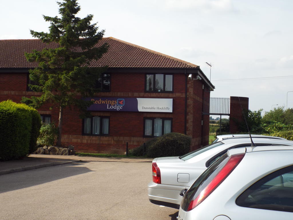 Redwings Lodge Dunstable Exterior photo